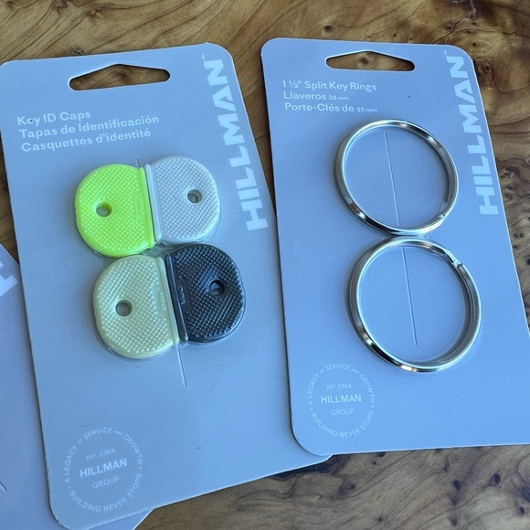 HILLMAN 1", 1.1/2", 4-pk Assorted Split Key Rings & one 4-pk Key ID Caps - Picture 4 of 5